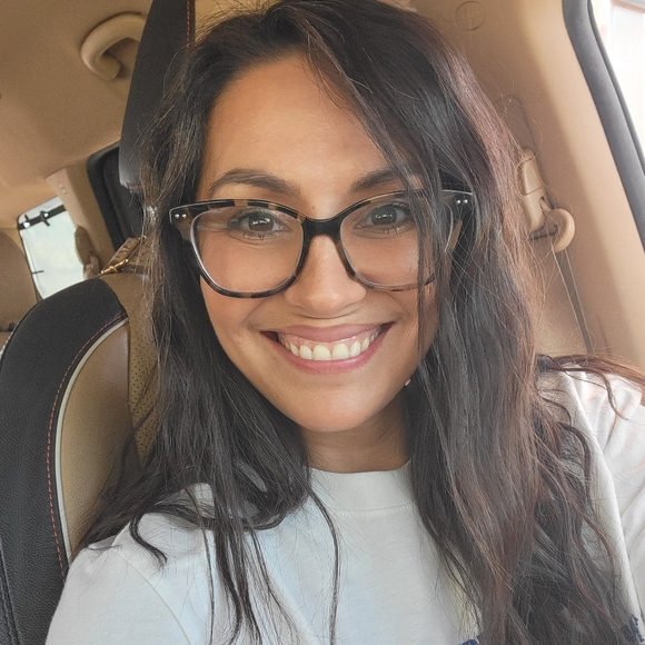 Meet your Posher, Maria - Picture 2 of 6